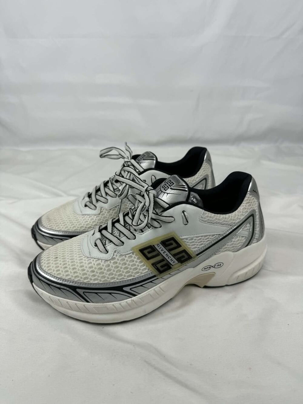 Givenchy Nfnty-52 White Gold Leather Logo Sneakers Men US 10 SPB-TS 366119